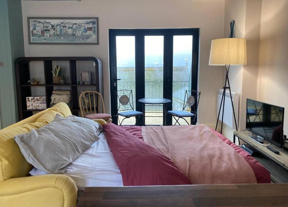 The Captain'S 4 Bed Penthouse Фоуи Екстериор снимка