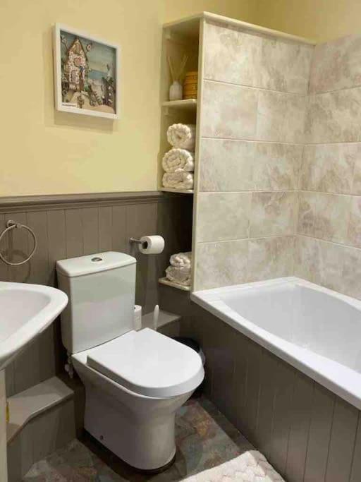The Captain'S 4 Bed Penthouse Фоуи Екстериор снимка